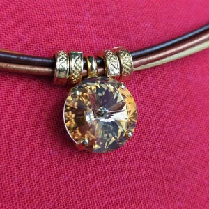 B-JWL-D Amber Color Pendant Choker